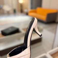 YSL「SAINT LAURENT*」 夏季新品 金属头优雅大气高跟凉鞋——————————全新春夏系列 YSL「SAINT LAURENT*」 夏季新品 金属头优雅大气高跟凉鞋——————————全新春夏系列