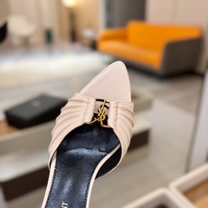 YSL「SAINT LAURENT*」 夏季新品 金属头优雅大气高跟凉鞋——————————全新春夏系列 YSL「SAINT LAURENT*」 夏季新品 金属头优雅大气高跟凉鞋——————————全新春夏系列