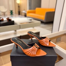 YSL「SAINT LAURENT*」 夏季新品 金属头优雅大气高跟凉鞋——————————全新春夏系列 YSL「SAINT LAURENT*」 夏季新品 金属头优雅大气高跟凉鞋——————————全新春夏系列