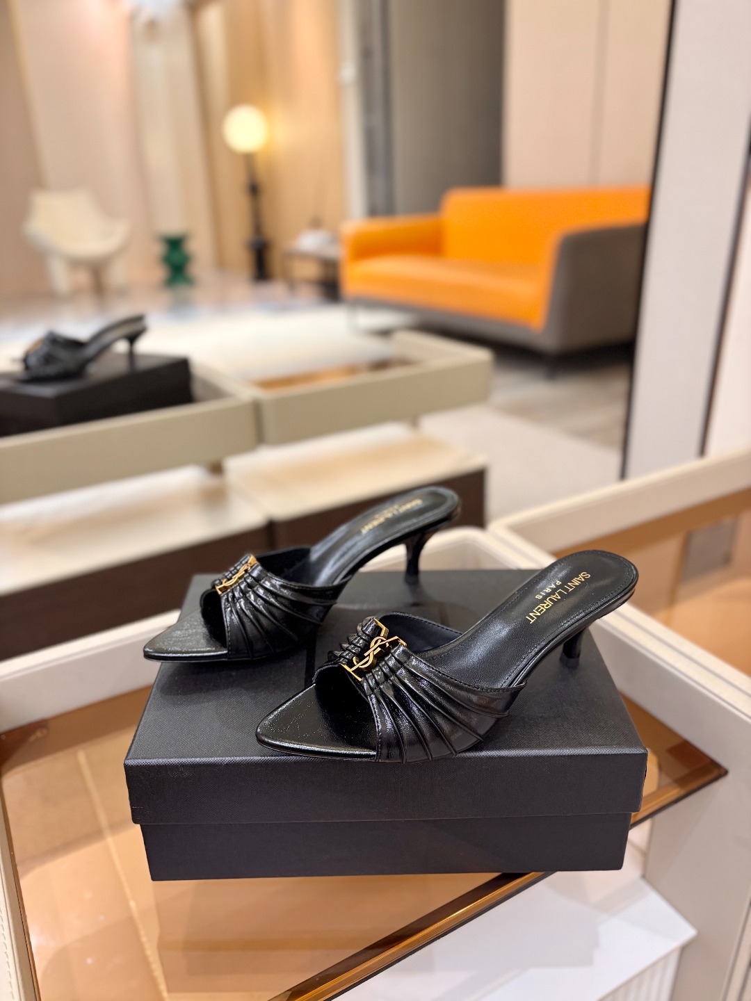 YSL「SAINT LAURENT*」 夏季新品 金属头优雅大气高跟凉鞋——————————全新春夏系列