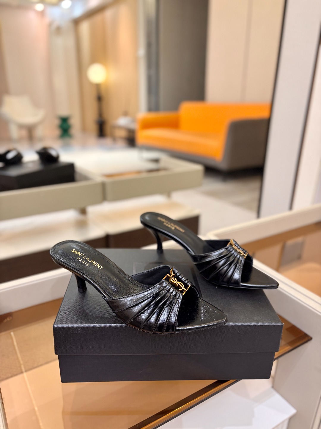 YSL「SAINT LAURENT*」 夏季新品 金属头优雅大气高跟凉鞋——————————全新春夏系列