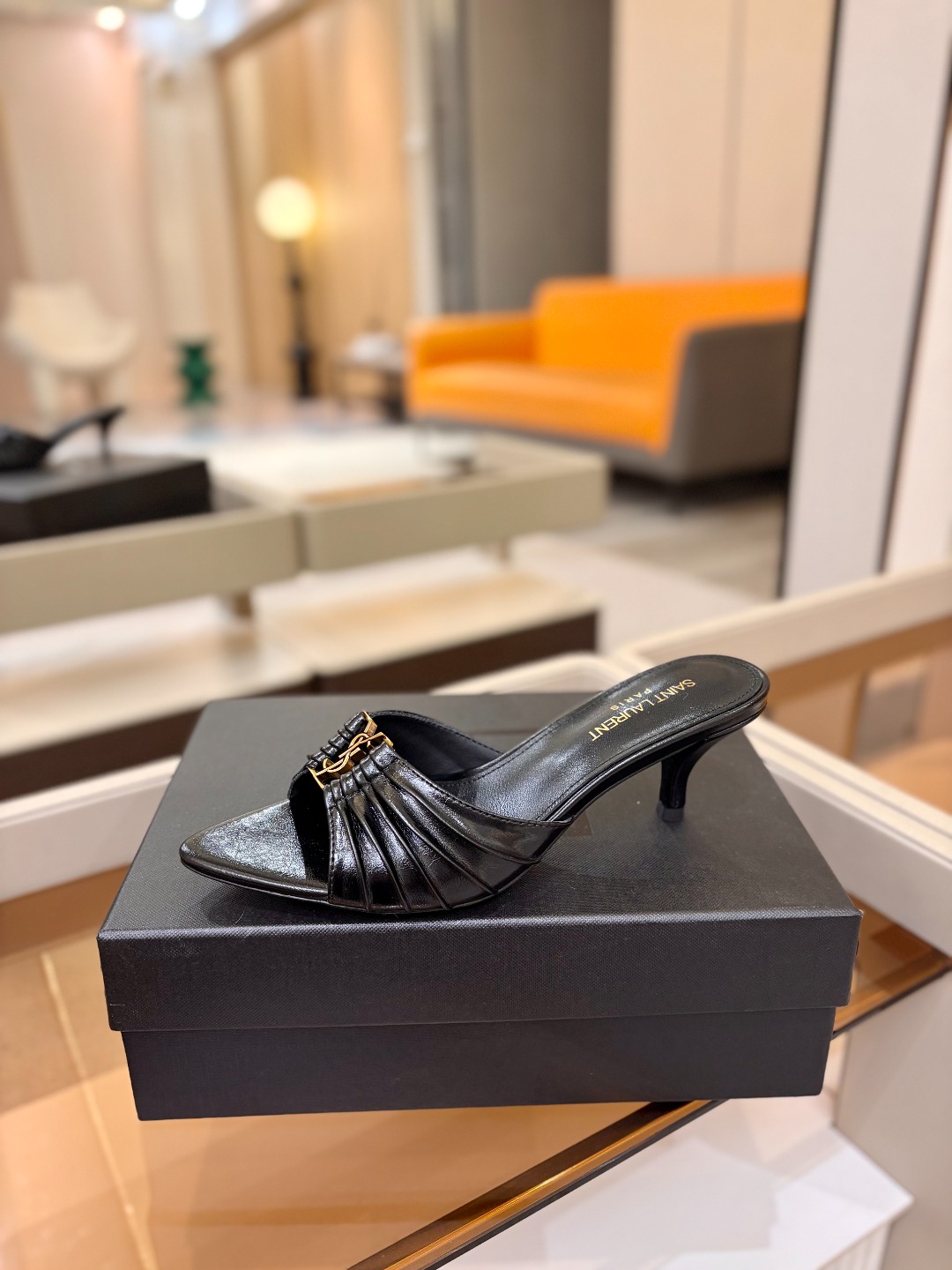 YSL「SAINT LAURENT*」 夏季新品 金属头优雅大气高跟凉鞋——————————全新春夏系列