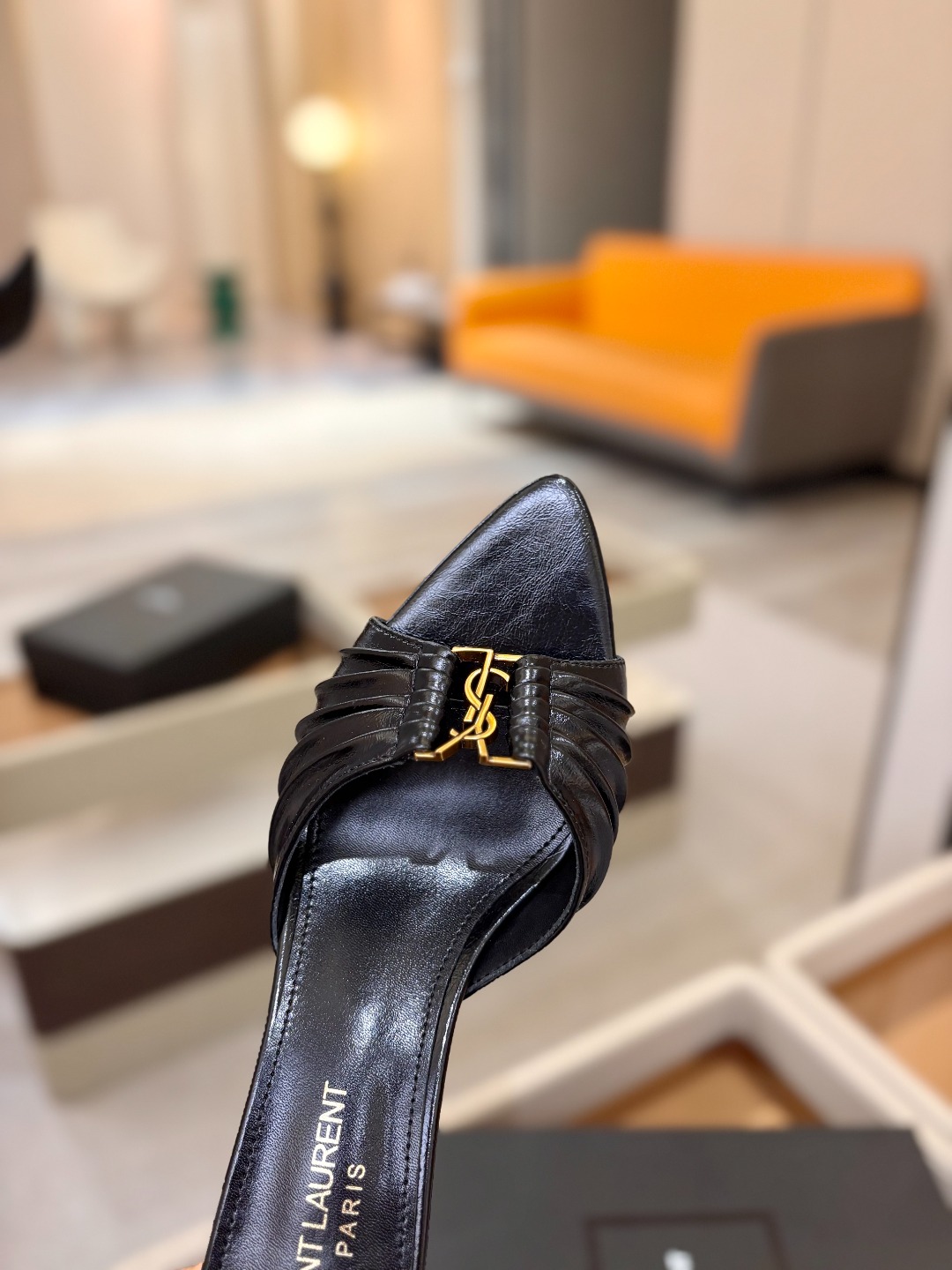 YSL「SAINT LAURENT*」 夏季新品 金属头优雅大气高跟凉鞋——————————全新春夏系列