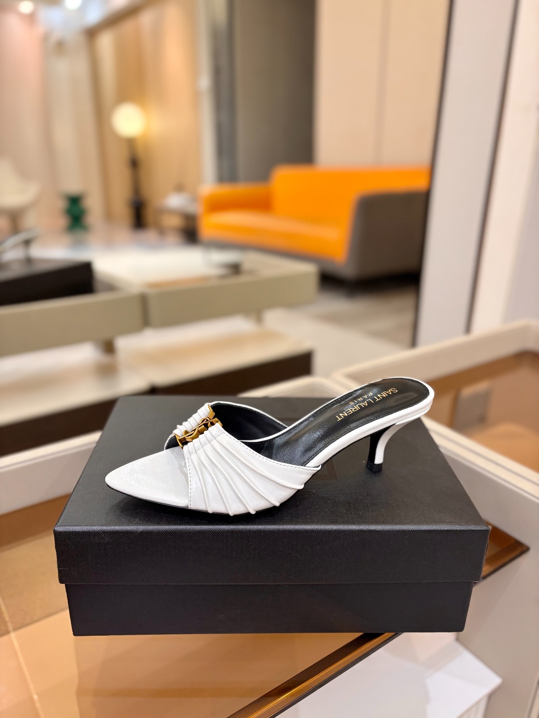 YSL「SAINT LAURENT*」 夏季新品 金属头优雅大气高跟凉鞋——————————全新春夏系列