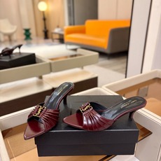 YSL「SAINT LAURENT*」 夏季新品 金属头优雅大气高跟凉鞋——————————全新春夏系列 YSL「SAINT LAURENT*」 夏季新品 金属头优雅大气高跟凉鞋——————————全新春夏系列