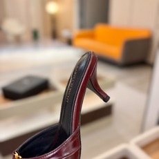 YSL「SAINT LAURENT*」 夏季新品 金属头优雅大气高跟凉鞋——————————全新春夏系列 YSL「SAINT LAURENT*」 夏季新品 金属头优雅大气高跟凉鞋——————————全新春夏系列