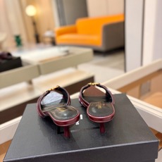YSL「SAINT LAURENT*」 夏季新品 金属头优雅大气高跟凉鞋——————————全新春夏系列 YSL「SAINT LAURENT*」 夏季新品 金属头优雅大气高跟凉鞋——————————全新春夏系列