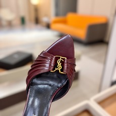 YSL「SAINT LAURENT*」 夏季新品 金属头优雅大气高跟凉鞋——————————全新春夏系列 YSL「SAINT LAURENT*」 夏季新品 金属头优雅大气高跟凉鞋——————————全新春夏系列
