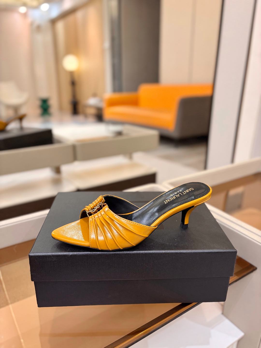 YSL「SAINT LAURENT*」 夏季新品 金属头优雅大气高跟凉鞋——————————全新春夏系列