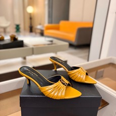 YSL「SAINT LAURENT*」 夏季新品 金属头优雅大气高跟凉鞋——————————全新春夏系列 YSL「SAINT LAURENT*」 夏季新品 金属头优雅大气高跟凉鞋——————————全新春夏系列