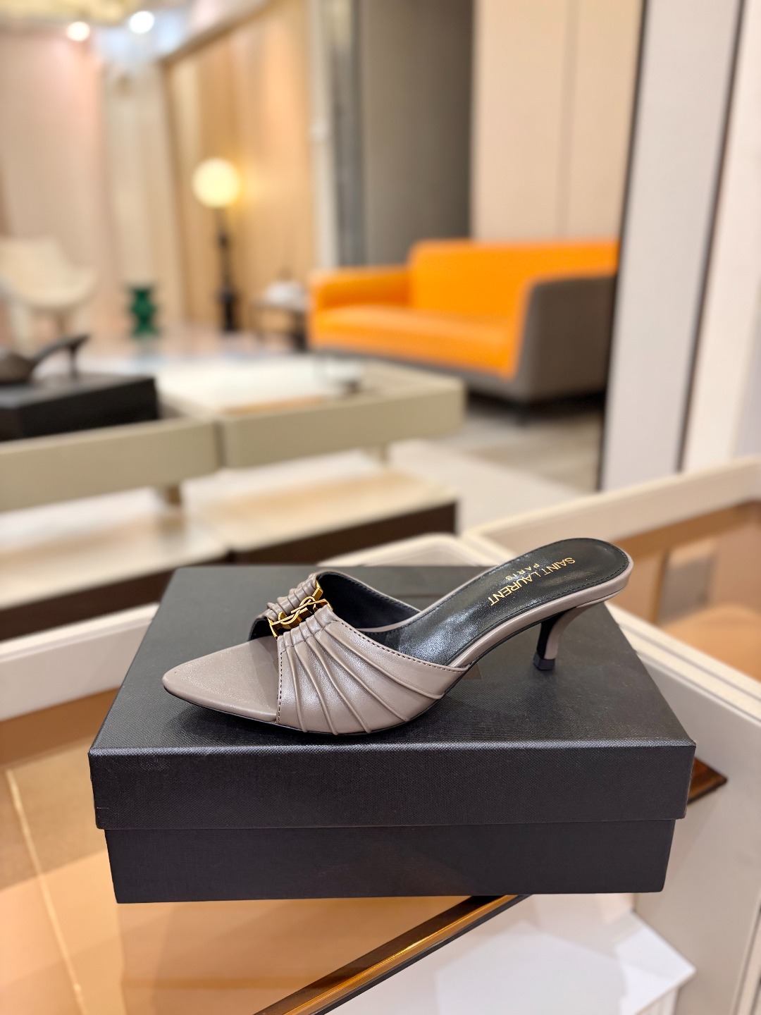 YSL「SAINT LAURENT*」 夏季新品 金属头优雅大气高跟凉鞋——————————全新春夏系列
