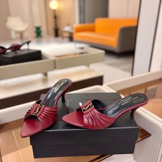 YSL「SAINT LAURENT*」 夏季新品 金属头优雅大气高跟凉鞋——————————全新春夏系列 YSL「SAINT LAURENT*」 夏季新品 金属头优雅大气高跟凉鞋——————————全新春夏系列