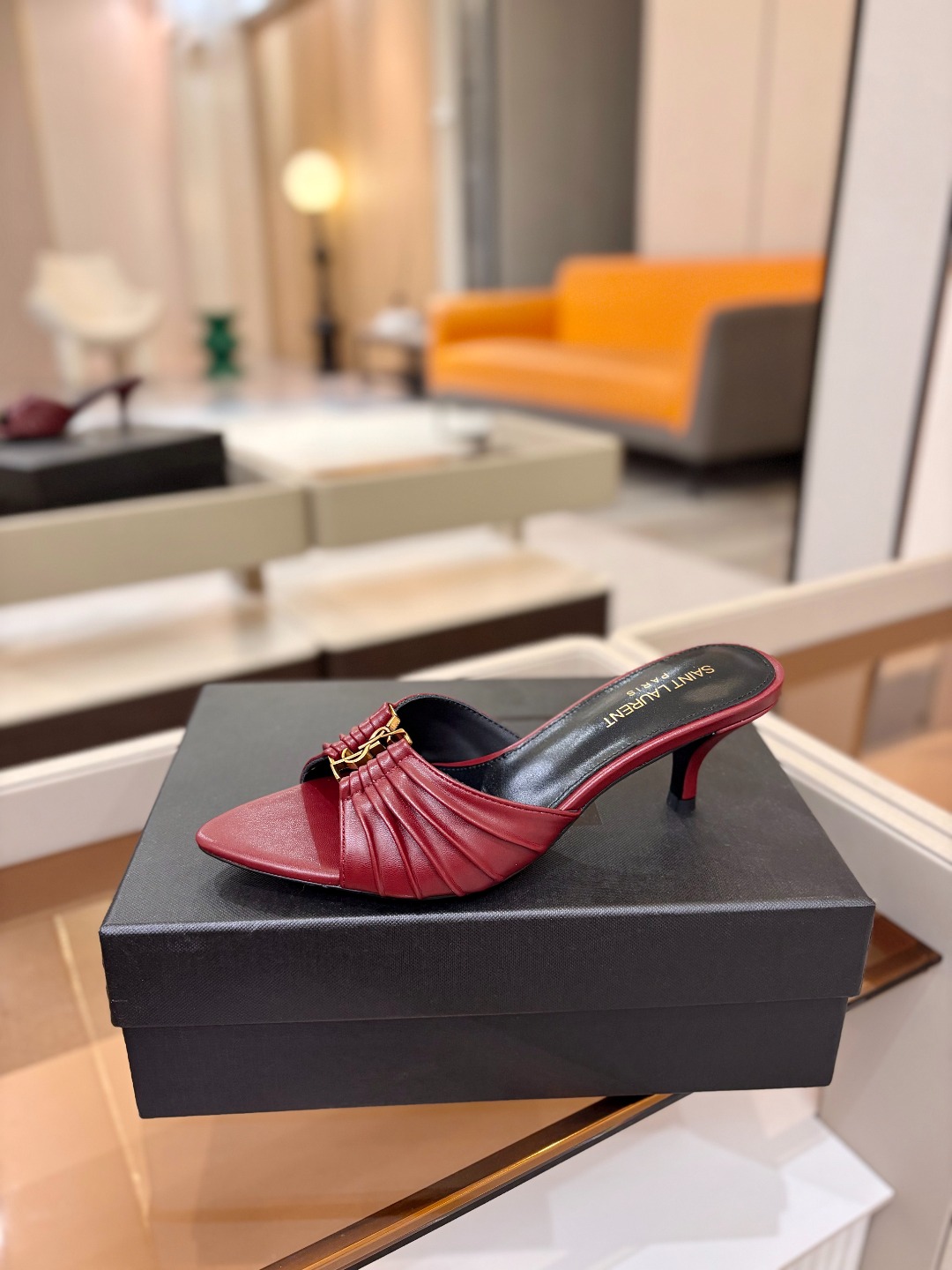 YSL「SAINT LAURENT*」 夏季新品 金属头优雅大气高跟凉鞋——————————全新春夏系列