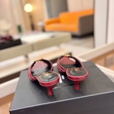 YSL「SAINT LAURENT*」 夏季新品 金属头优雅大气高跟凉鞋——————————全新春夏系列 YSL「SAINT LAURENT*」 夏季新品 金属头优雅大气高跟凉鞋——————————全新春夏系列