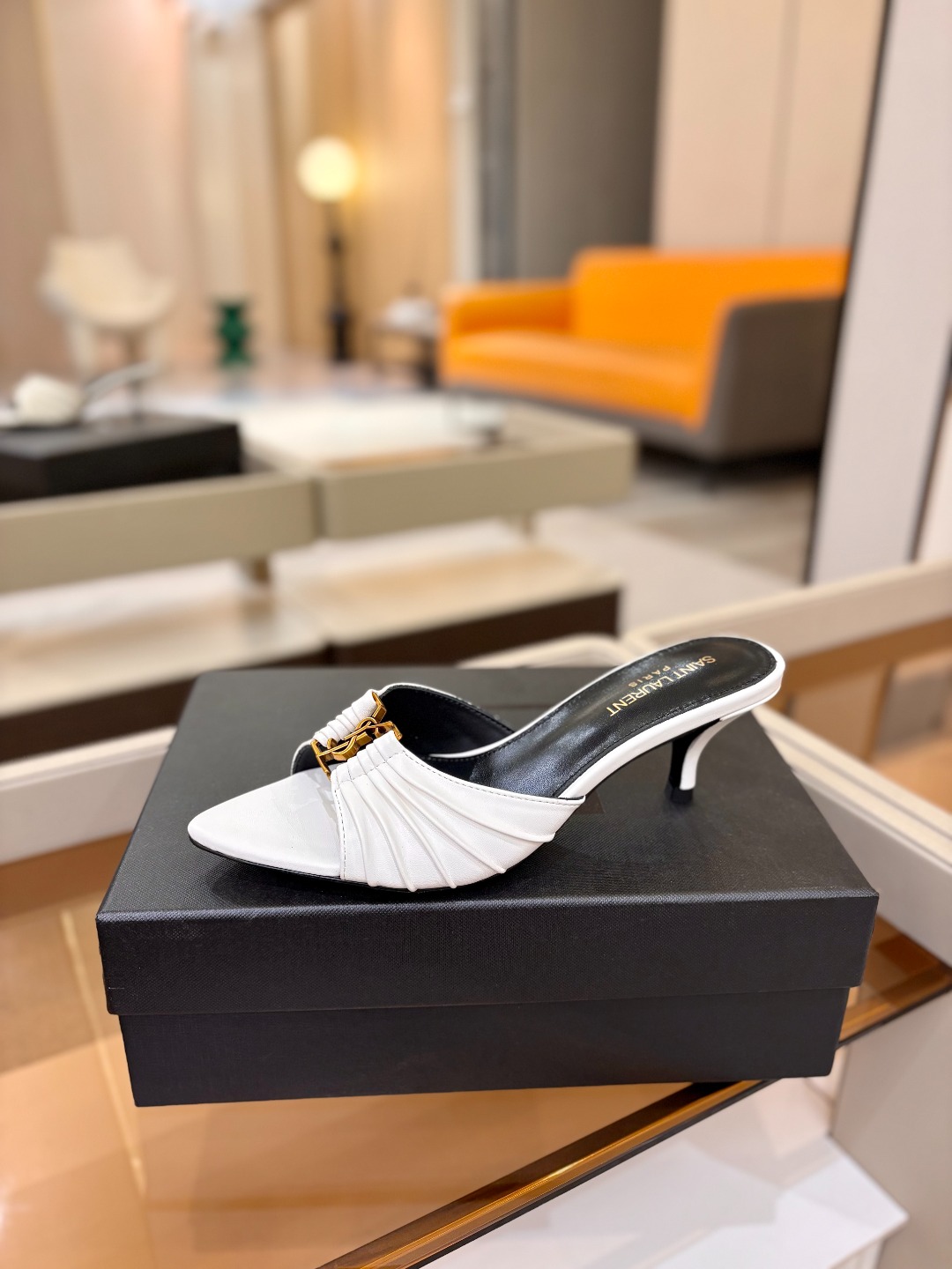 YSL「SAINT LAURENT*」 夏季新品 金属头优雅大气高跟凉鞋——————————全新春夏系列