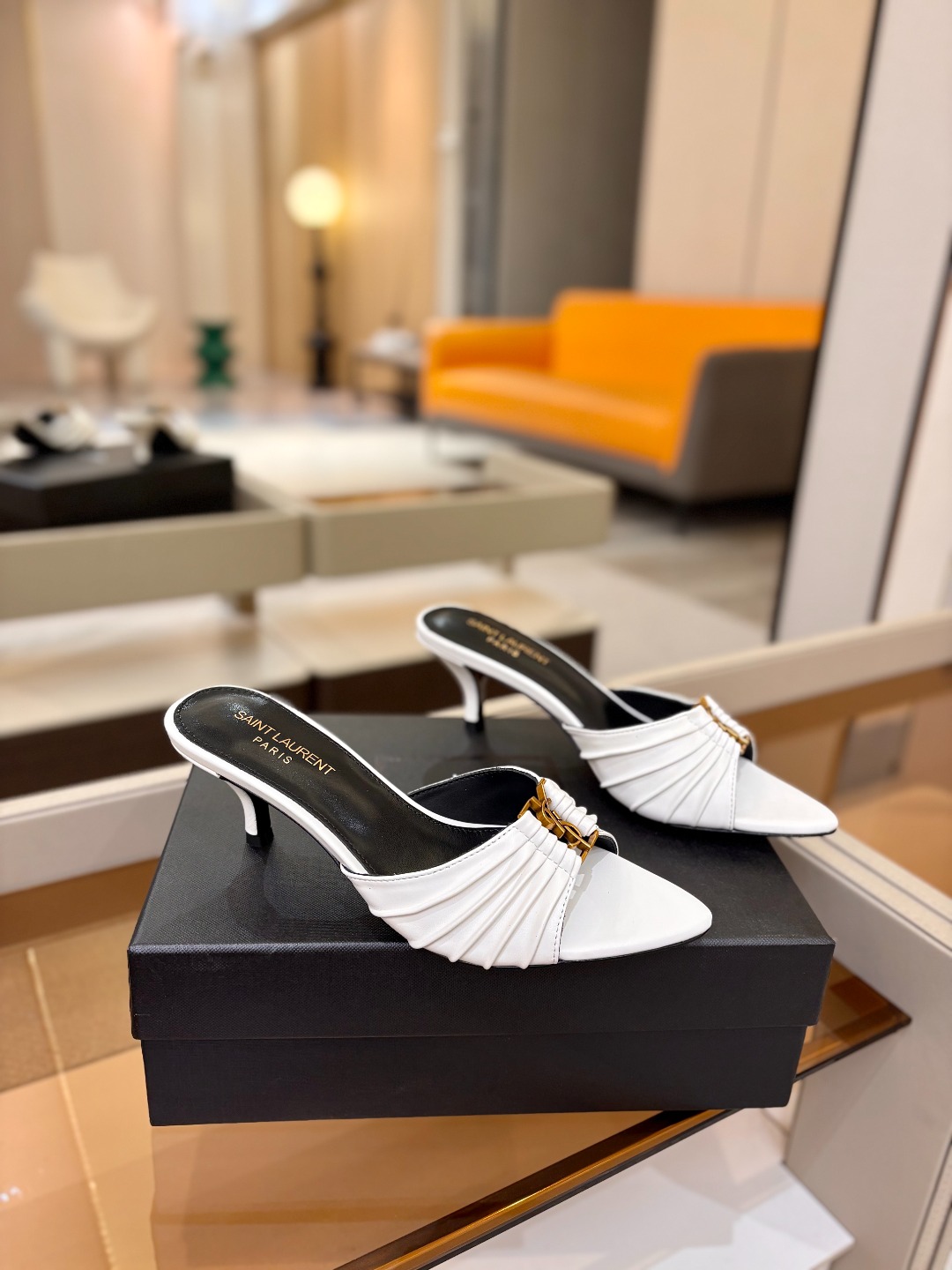 YSL「SAINT LAURENT*」 夏季新品 金属头优雅大气高跟凉鞋——————————全新春夏系列