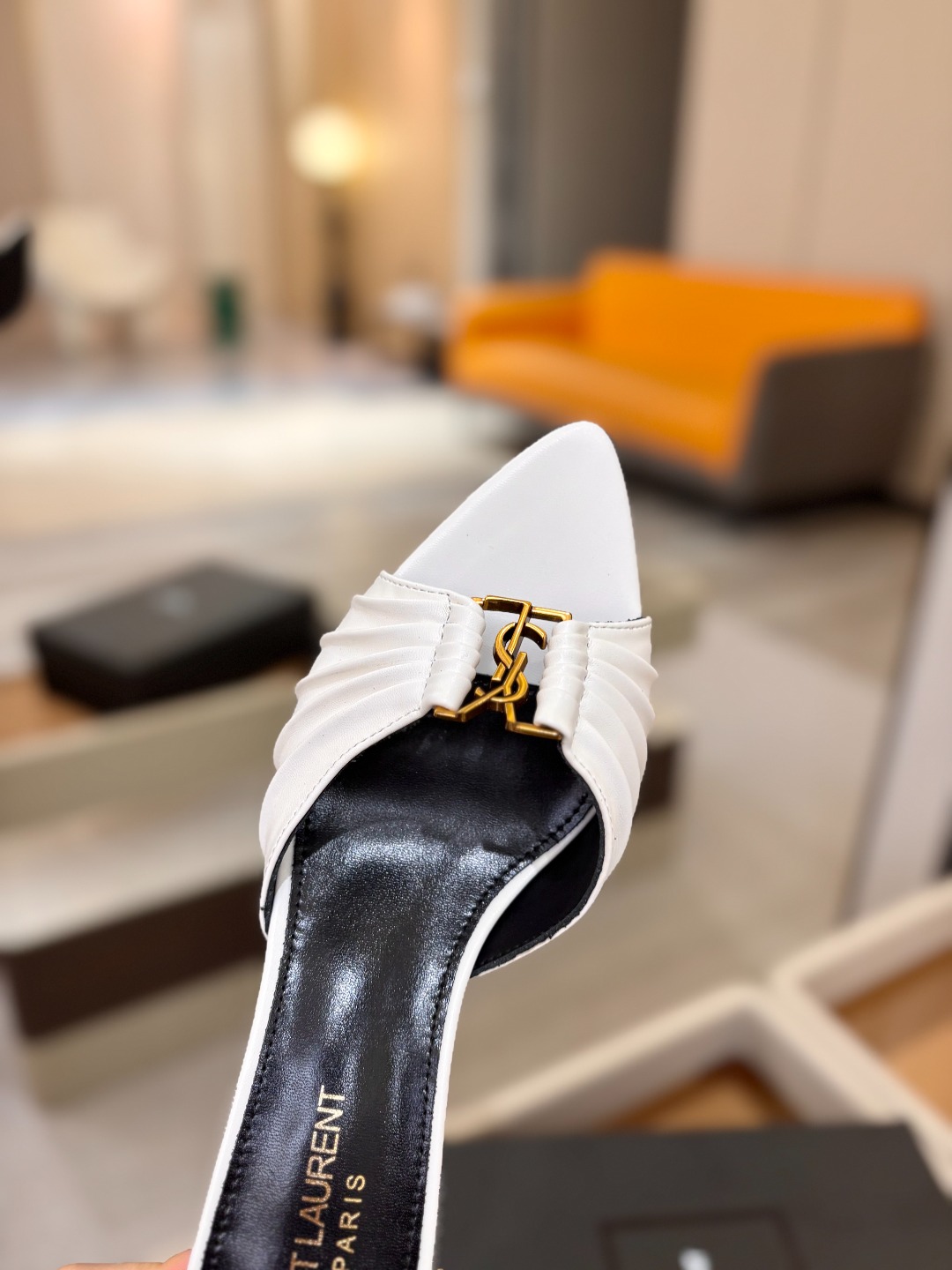 YSL「SAINT LAURENT*」 夏季新品 金属头优雅大气高跟凉鞋——————————全新春夏系列