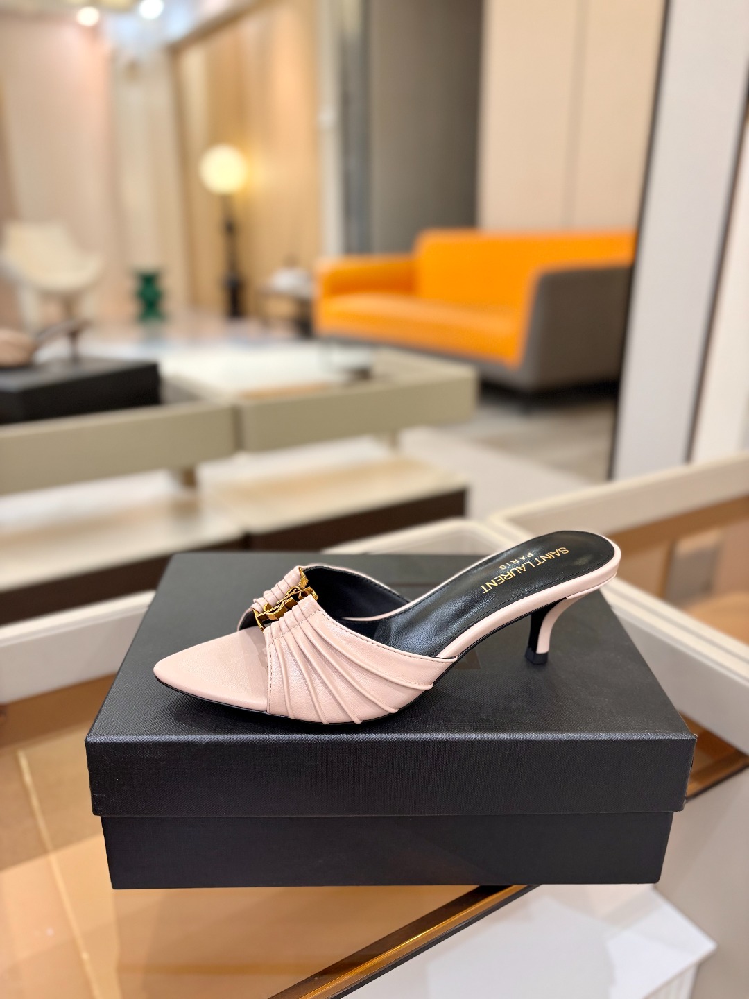 YSL「SAINT LAURENT*」 夏季新品 金属头优雅大气高跟凉鞋——————————全新春夏系列