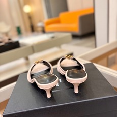 YSL「SAINT LAURENT*」 夏季新品 金属头优雅大气高跟凉鞋——————————全新春夏系列 YSL「SAINT LAURENT*」 夏季新品 金属头优雅大气高跟凉鞋——————————全新春夏系列