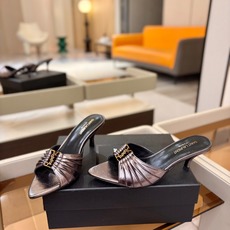 YSL「SAINT LAURENT*」 夏季新品 金属头优雅大气高跟凉鞋——————————全新春夏系列 YSL「SAINT LAURENT*」 夏季新品 金属头优雅大气高跟凉鞋——————————全新春夏系列