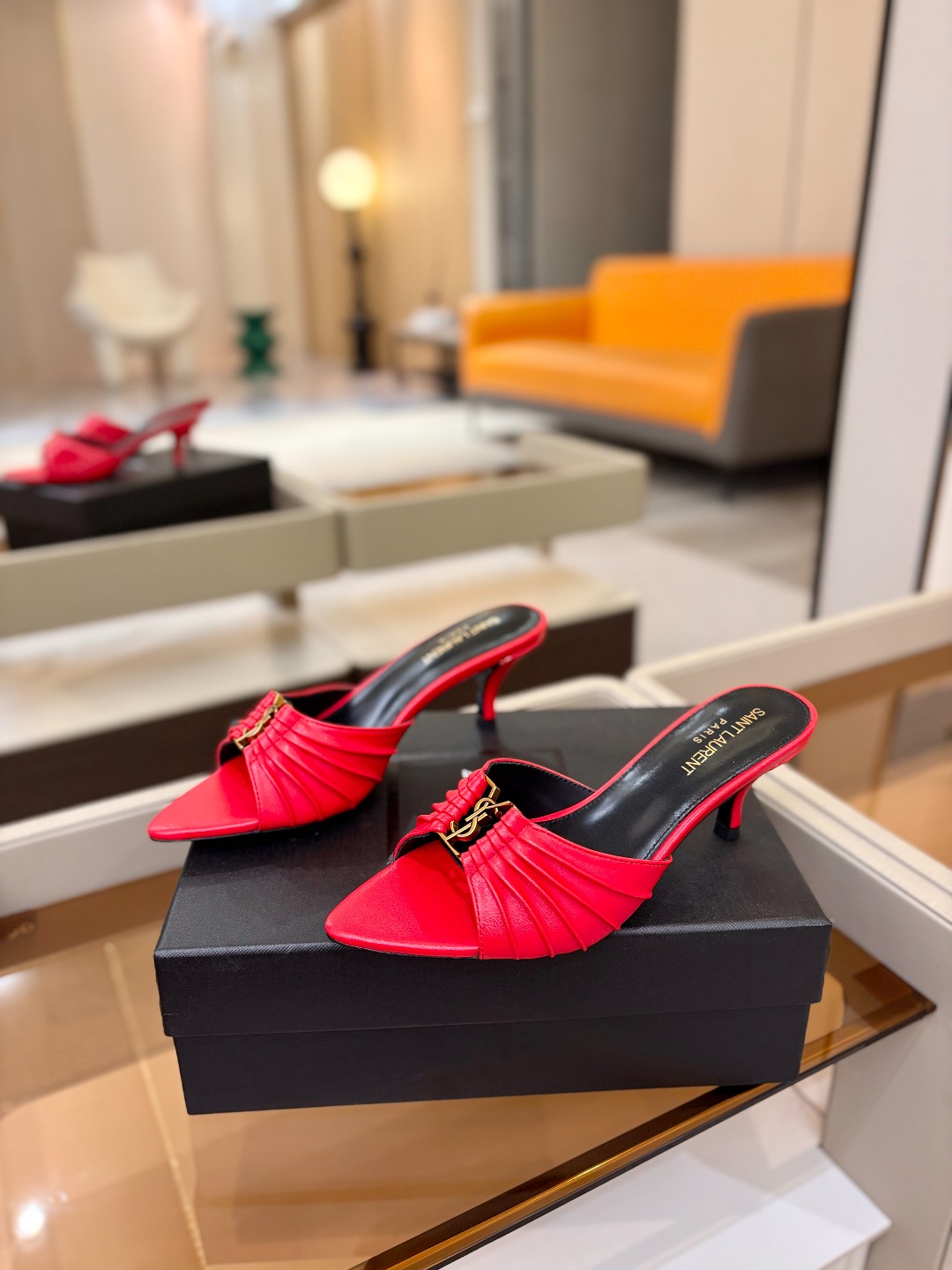 YSL「SAINT LAURENT*」 夏季新品 金属头优雅大气高跟凉鞋——————————全新春夏系列