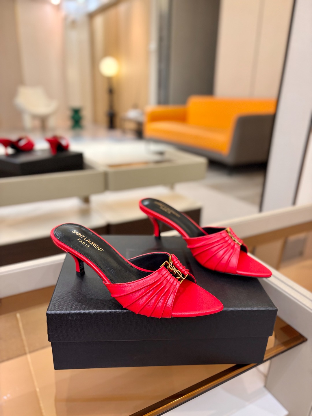 YSL「SAINT LAURENT*」 夏季新品 金属头优雅大气高跟凉鞋——————————全新春夏系列