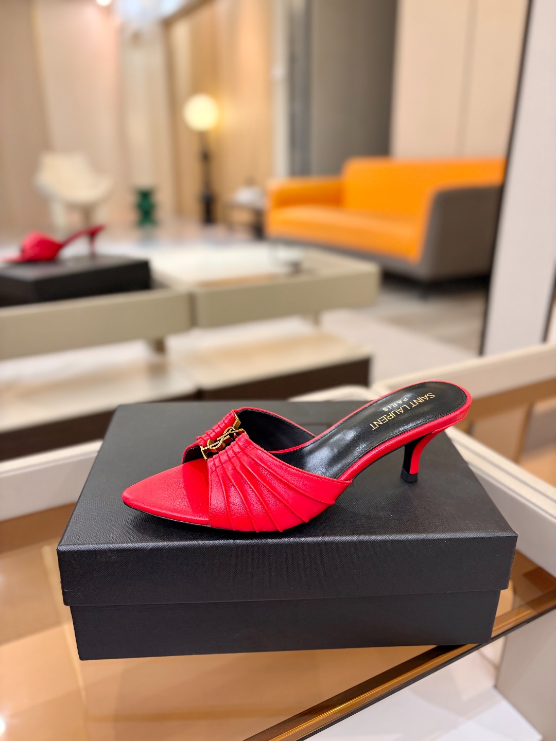 YSL「SAINT LAURENT*」 夏季新品 金属头优雅大气高跟凉鞋——————————全新春夏系列