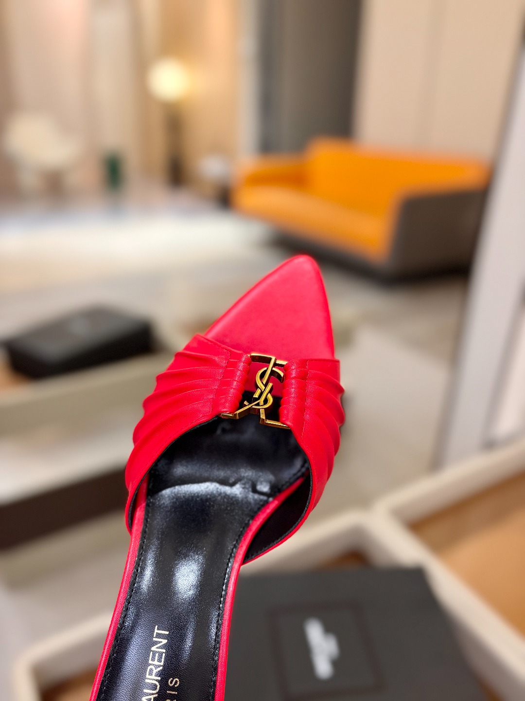 YSL「SAINT LAURENT*」 夏季新品 金属头优雅大气高跟凉鞋——————————全新春夏系列