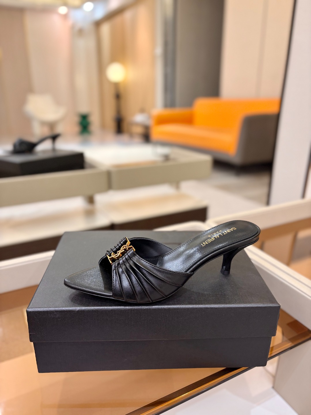 YSL「SAINT LAURENT*」 夏季新品 金属头优雅大气高跟凉鞋——————————全新春夏系列