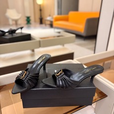 YSL「SAINT LAURENT*」 夏季新品 金属头优雅大气高跟凉鞋——————————全新春夏系列 YSL「SAINT LAURENT*」 夏季新品 金属头优雅大气高跟凉鞋——————————全新春夏系列
