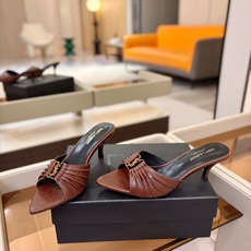 YSL「SAINT LAURENT*」 夏季新品 金属头优雅大气高跟凉鞋——————————全新春夏系列 YSL「SAINT LAURENT*」 夏季新品 金属头优雅大气高跟凉鞋——————————全新春夏系列