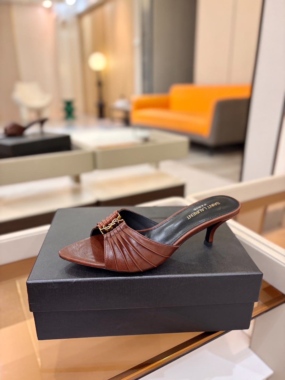 YSL「SAINT LAURENT*」 夏季新品 金属头优雅大气高跟凉鞋——————————全新春夏系列