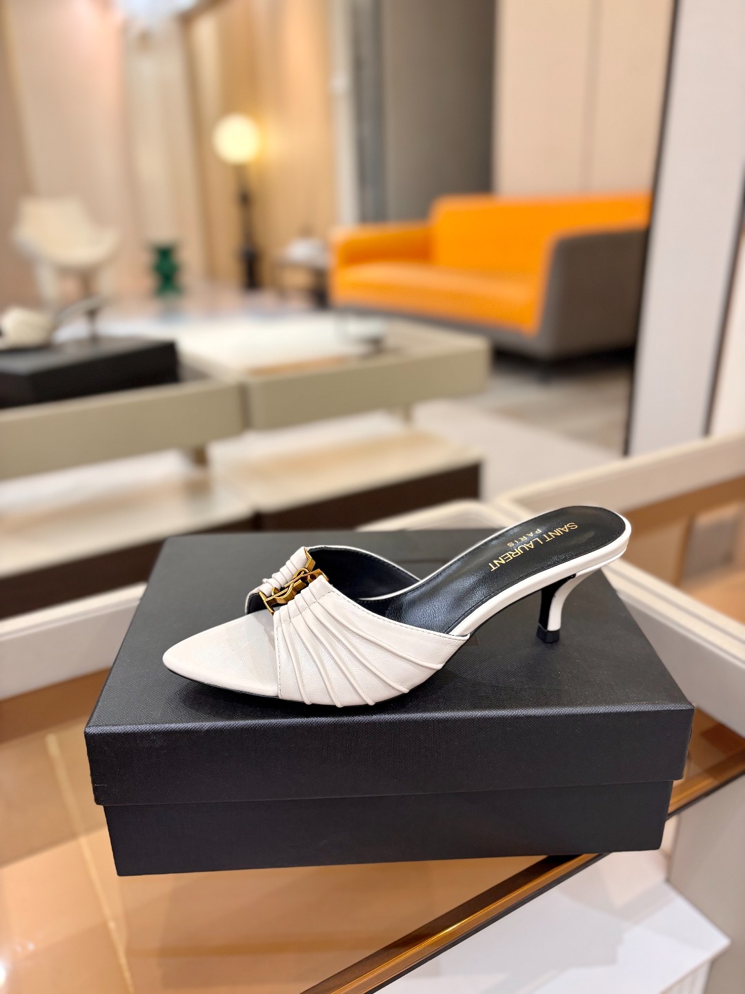 YSL「SAINT LAURENT*」 夏季新品 金属头优雅大气高跟凉鞋——————————全新春夏系列