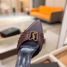 YSL「SAINT LAURENT*」 夏季新品 金属头优雅大气高跟凉鞋——————————全新春夏系列 YSL「SAINT LAURENT*」 夏季新品 金属头优雅大气高跟凉鞋——————————全新春夏系列