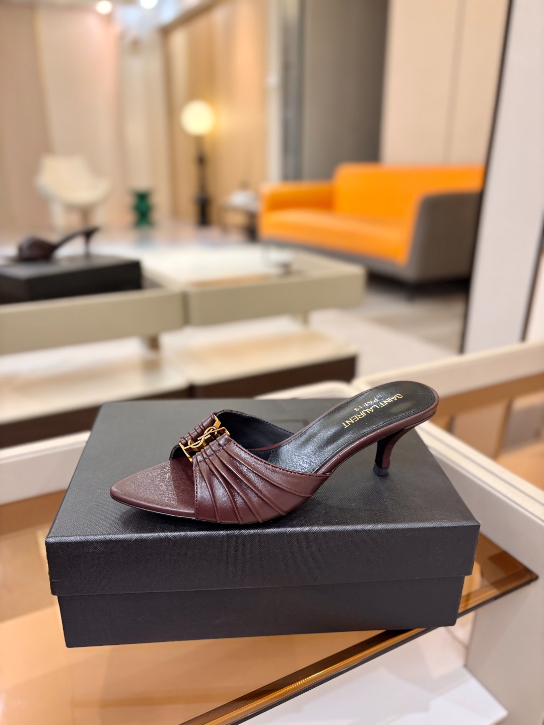 YSL「SAINT LAURENT*」 夏季新品 金属头优雅大气高跟凉鞋——————————全新春夏系列