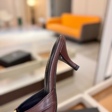 YSL「SAINT LAURENT*」 夏季新品 金属头优雅大气高跟凉鞋——————————全新春夏系列 YSL「SAINT LAURENT*」 夏季新品 金属头优雅大气高跟凉鞋——————————全新春夏系列