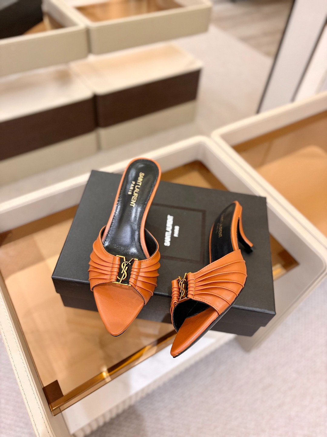 YSL「SAINT LAURENT*」 夏季新品 金属头优雅大气高跟凉鞋——————————全新春夏系列