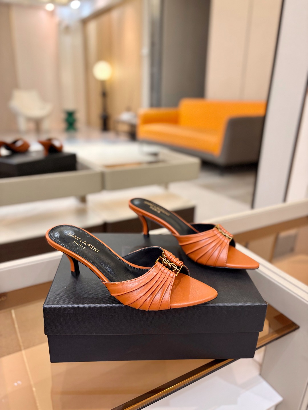 YSL「SAINT LAURENT*」 夏季新品 金属头优雅大气高跟凉鞋——————————全新春夏系列