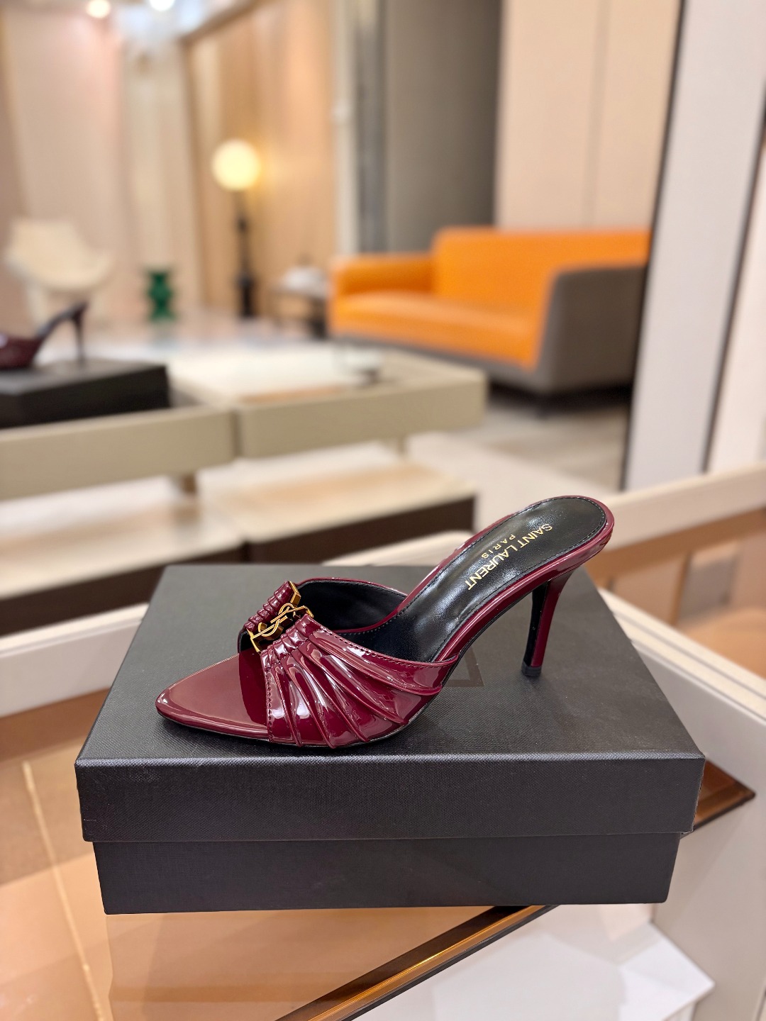 YSL「SAINT LAURENT*」 夏季新品 金属头优雅大气高跟凉鞋——————————全新春夏系列