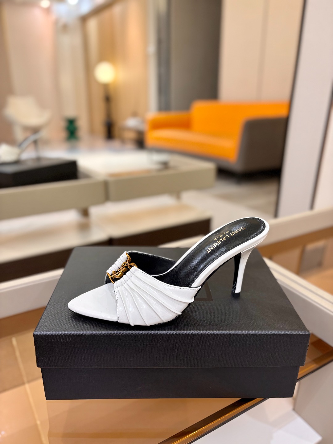 YSL「SAINT LAURENT*」 夏季新品 金属头优雅大气高跟凉鞋——————————全新春夏系列