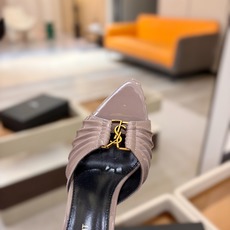 YSL「SAINT LAURENT*」 夏季新品 金属头优雅大气高跟凉鞋——————————全新春夏系列 YSL「SAINT LAURENT*」 夏季新品 金属头优雅大气高跟凉鞋——————————全新春夏系列