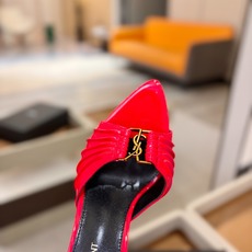 YSL「SAINT LAURENT*」 夏季新品 金属头优雅大气高跟凉鞋——————————全新春夏系列 YSL「SAINT LAURENT*」 夏季新品 金属头优雅大气高跟凉鞋——————————全新春夏系列