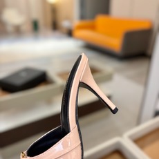 YSL「SAINT LAURENT*」 夏季新品 金属头优雅大气高跟凉鞋——————————全新春夏系列 YSL「SAINT LAURENT*」 夏季新品 金属头优雅大气高跟凉鞋——————————全新春夏系列