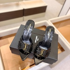 YSL「SAINT LAURENT*」 夏季新品 金属头优雅大气高跟凉鞋——————————全新春夏系列 YSL「SAINT LAURENT*」 夏季新品 金属头优雅大气高跟凉鞋——————————全新春夏系列