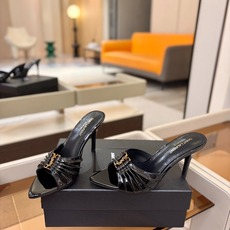 YSL「SAINT LAURENT*」 夏季新品 金属头优雅大气高跟凉鞋——————————全新春夏系列 YSL「SAINT LAURENT*」 夏季新品 金属头优雅大气高跟凉鞋——————————全新春夏系列