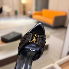 YSL「SAINT LAURENT*」 夏季新品 金属头优雅大气高跟凉鞋——————————全新春夏系列 YSL「SAINT LAURENT*」 夏季新品 金属头优雅大气高跟凉鞋——————————全新春夏系列