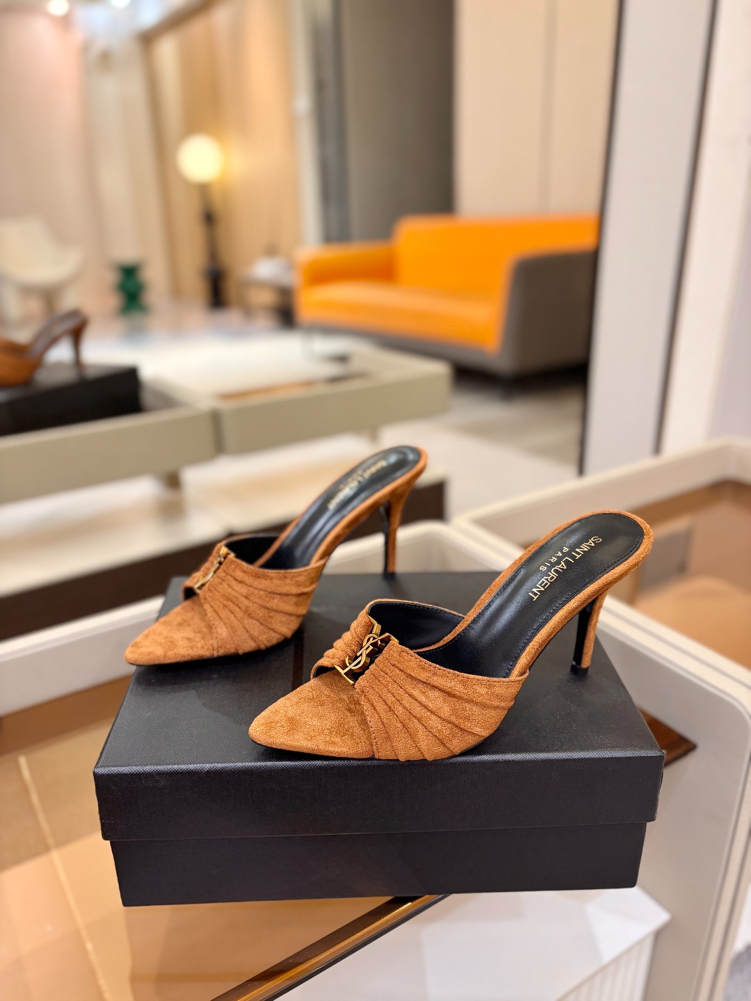 YSL「SAINT LAURENT*」 夏季新品 金属头优雅大气高跟凉鞋——————————全新春夏系列