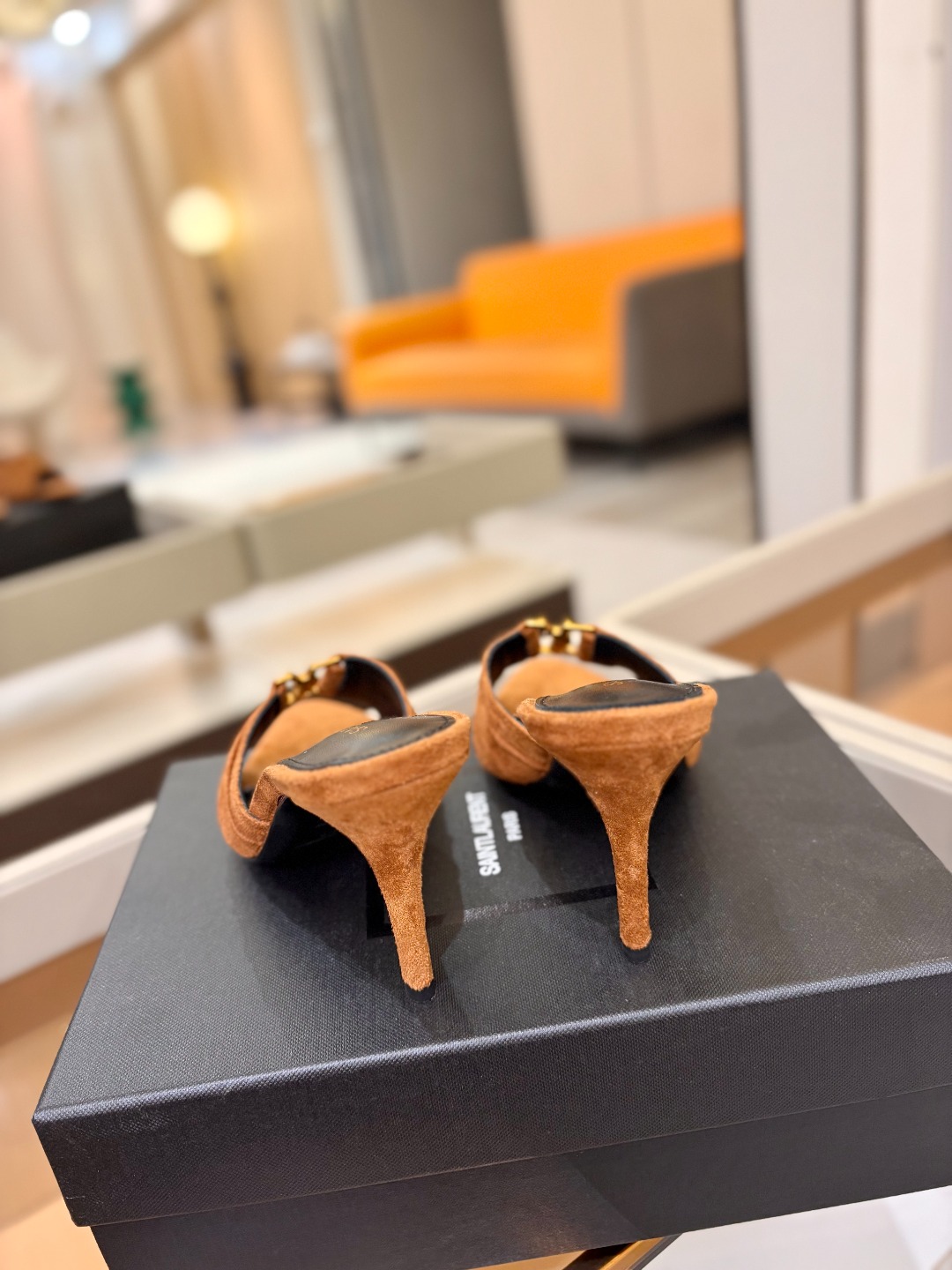 YSL「SAINT LAURENT*」 夏季新品 金属头优雅大气高跟凉鞋——————————全新春夏系列