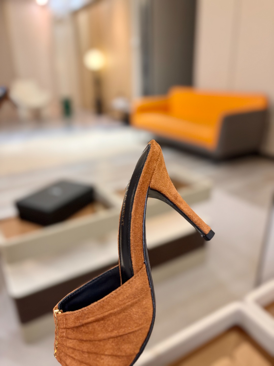 YSL「SAINT LAURENT*」 夏季新品 金属头优雅大气高跟凉鞋——————————全新春夏系列
