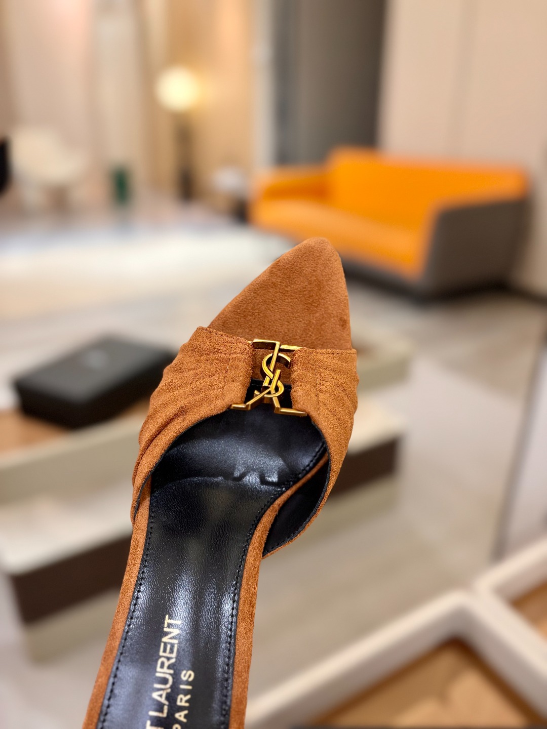 YSL「SAINT LAURENT*」 夏季新品 金属头优雅大气高跟凉鞋——————————全新春夏系列